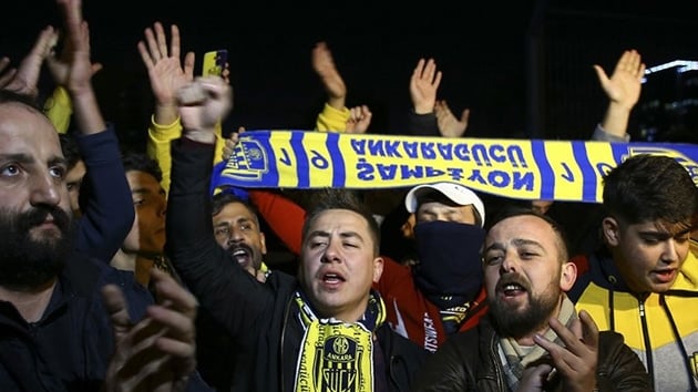 Ankaragc taraftarlarndan TFF'ye protesto