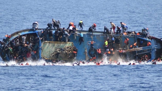 Msr'da tekne batmas sonucu 5 kii ld, 20 kii de yaraland