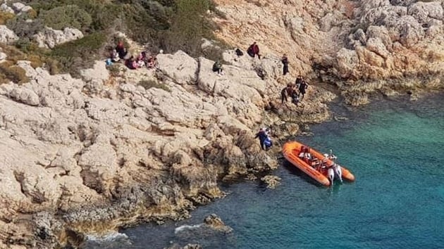 Antalya'da yardm isteyen 24 dzensiz gmen kurtarld