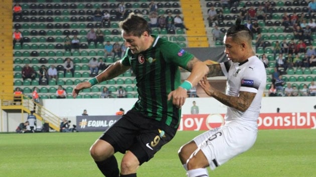 Akhisarspor Seleznov ile yollarn ayryor