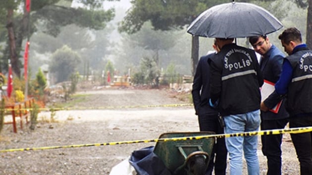 Yaknlarnn mezarn ziyarete giti, mezarlkta cesedi bulundu
