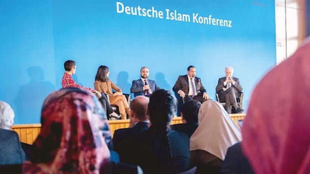 Almanya'daki slamsz 'slam' konferans Trkiye dmanlarn bir araya getirdi