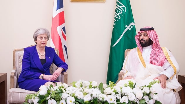 Theresa May, Suudi Arabistan'a 'Trk yetkililerle tam i birlii' ars yapt