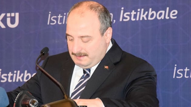 Sanayi ve Teknoloji Bakan Varank, ehit abisinin ismi geince gzyalarn tutamad