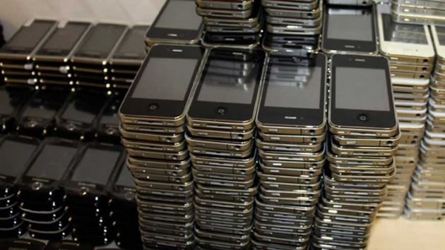 Bafrada 50 adet kaak cep telefonu ele geirildi  