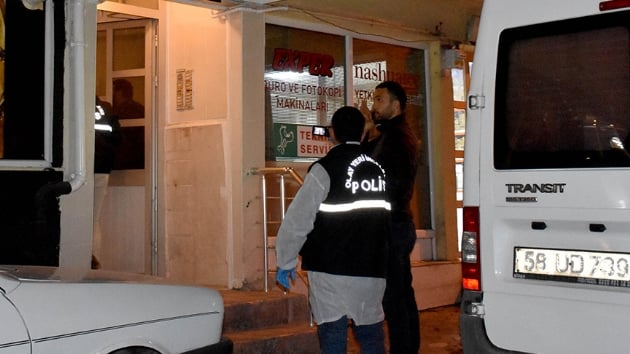 niversite rencisi evinde l bulundu