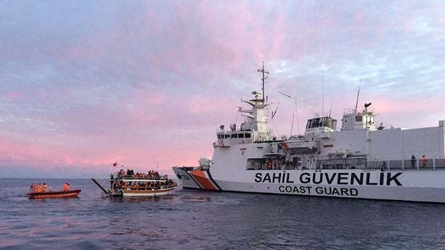 İzmir'de 66 düzensiz göçmen yakalandı
