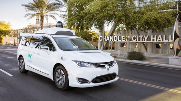 Google Waymo, otonom taksi hizmetini sunmaya balad