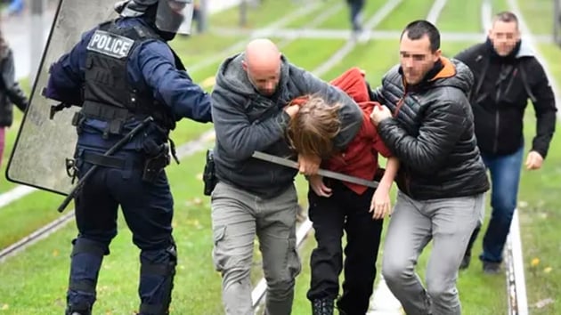 Fransa'da lise rencilerin eylemleri olayl sryor