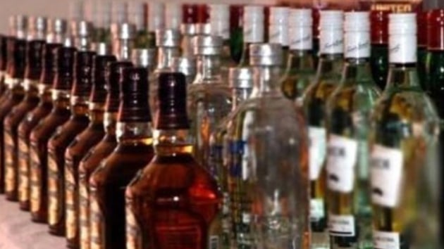 Silivri'de 5 bin litre alkol ve kaak iki yapmnda kullanlan malzemeler bulundu 