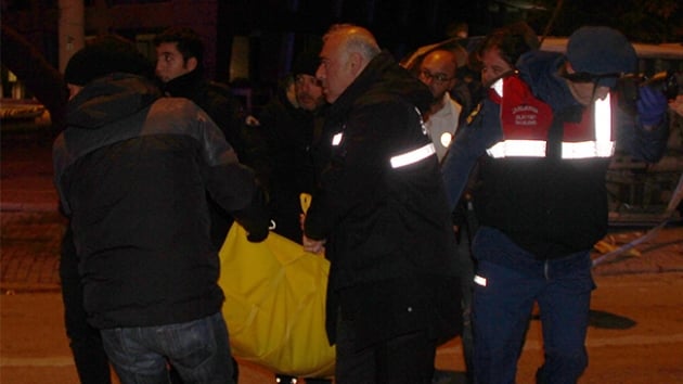 Antalya'da duvara arpan otomobilde 2 kii hayatn kaybetti