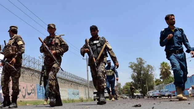 Afganistan'da Taliban saldrs sonucu 8 asker hayatn kaybetti