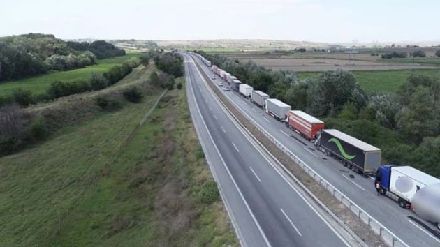 Kapkule'de 18 kilometrelik tr kuyruu