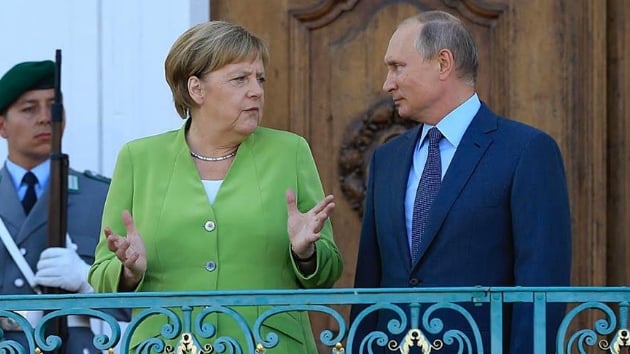 Putin ile Merkel telefonda grt