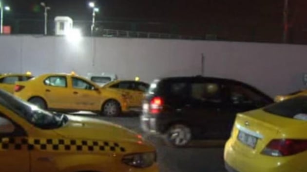 Marmaray seferlerinin durduu istasyonlara taksiciler akn etti