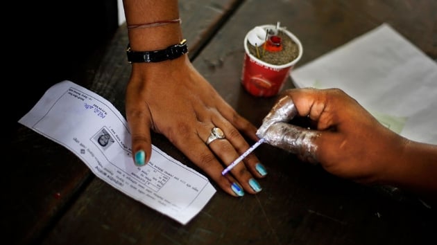 ktidardaki Bharatiya Janata Partisi (BJP), partinin kalesi olarak kabul edilen atisgarh, Racastan ve Madhya Prade eyaletlerinde seimi kaybetti