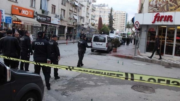 Antalya'da 2 kiinin yaraland kavgaya 9 gzalt