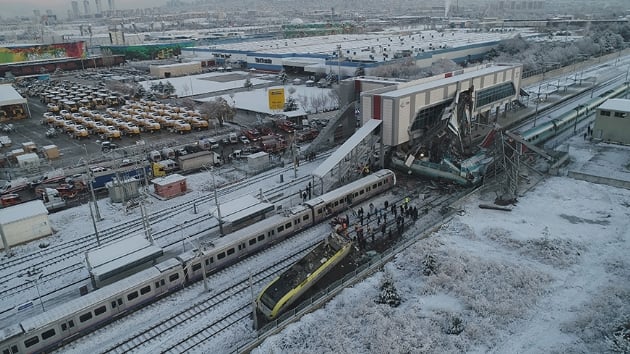 Ankara'da Yksek Hzl Tren kontrol lokomotifine arpt