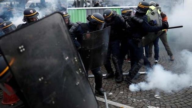 'Sar yeleklilerin' yarn bakentte dzenleyecekleri gsteride Paris'i 8 bin polis koruyacak       