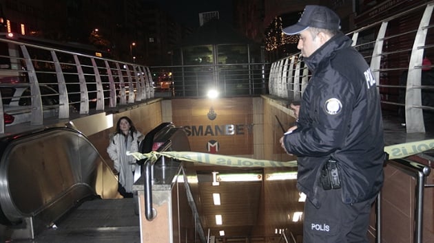 Osmanbey Metro Duranda bir kii raylara atlad: Seferler aksyor 