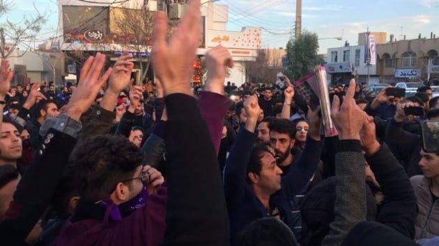 ran'da isizlik protestolar devam ediyor