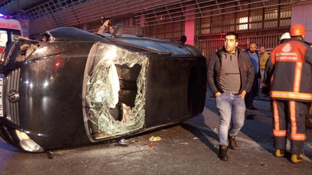 Ankara'da otomobil, bariyerlere arpp, takla att: 3 yaral