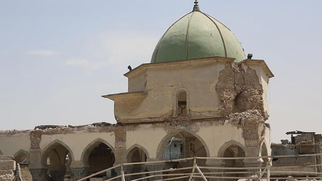 Musul'da terr rgt DEA'n ykt tarihi caminin yeniden inasna baland