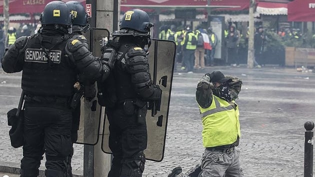 Fransa'da polis sendikas 'karakollar kapatn' ars yapt