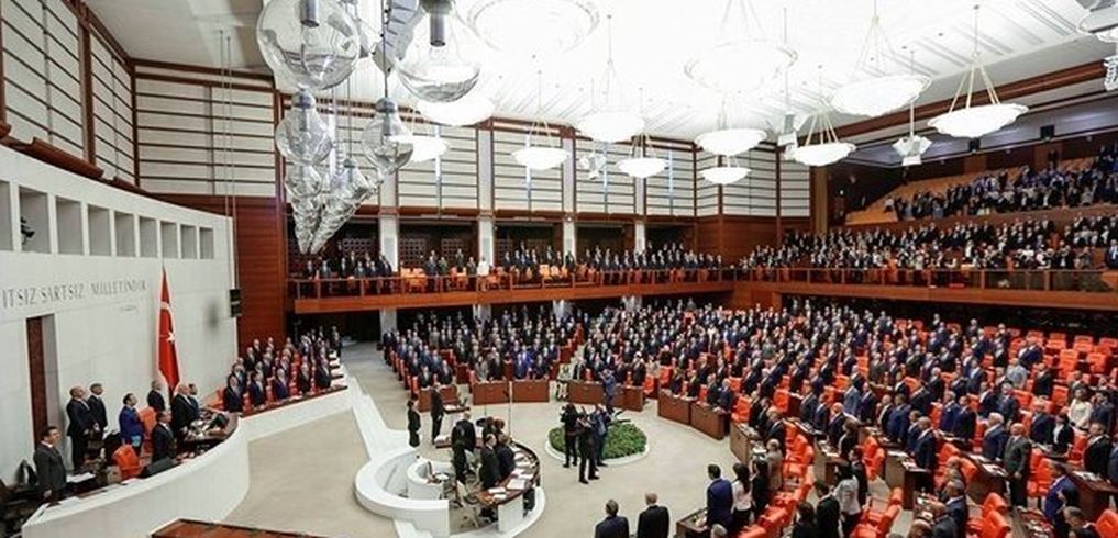 EYT son dakika geli�mesi var m� TBMM'de erken emeklilik bekleyen emeklilikte ya�a tak�lanlar EYT i�in m�jdeli haber geldi mi