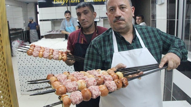 la niyetine soan kebab yiyorlar