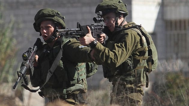 Katil srail askerleri Bat eria'da 1 Filistinliyi yaralad