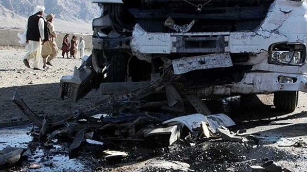 Afganistan'da otobs kazas: 3 l, 40 yaral  