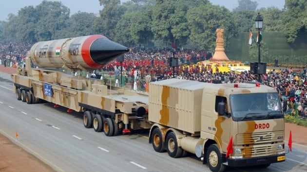 Hindistan Agni-4 fzesini baaryla test etti