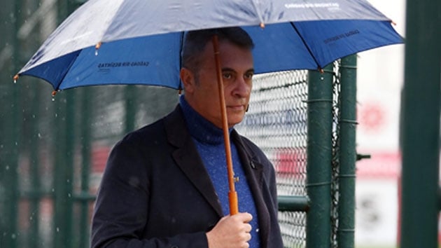 Beikta Ahmet Ouz ile ilgileniyor