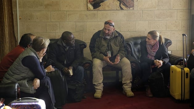 BM'nin uluslararas atekes denetleyicileri Hudeyde Liman'n ziyaret etti