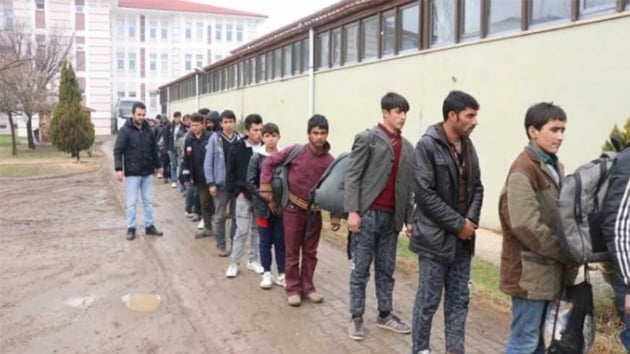 Erzincan'da 40 dzensiz gmen yakaland