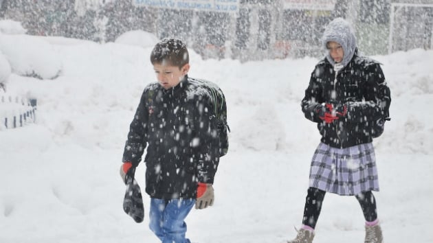 Ktahya kar tatili aklamas MEB Valilik son dakika 26 Aralk Ktahyada yarn okullar tatil mi