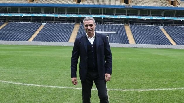 Fenerbahe Mangala ile dirsek temas halinde