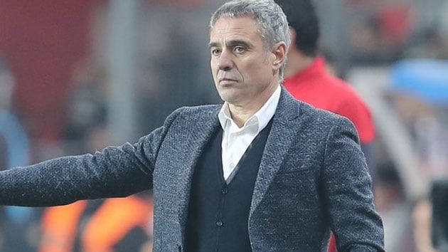 Fenerbahe tam 14 futbolcuyla yollarn ayracak