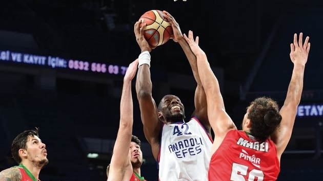 Anadolu Efes - Pnar Karyaka: 104-76