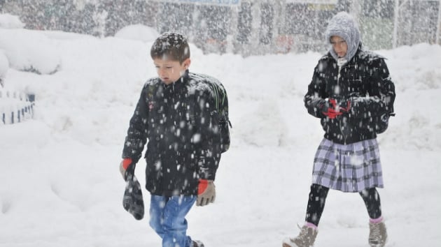 Erzincan son dakika kar tatili Valilik MEB aklamas 31 Aralk Erzincanda yarn okullar tatil mi 