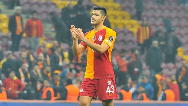 Galatasaray Ozan Kabak'n szlemesini uzatt