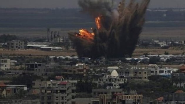 Katil srail 2018de Gazzeyi 865 kez bombalad