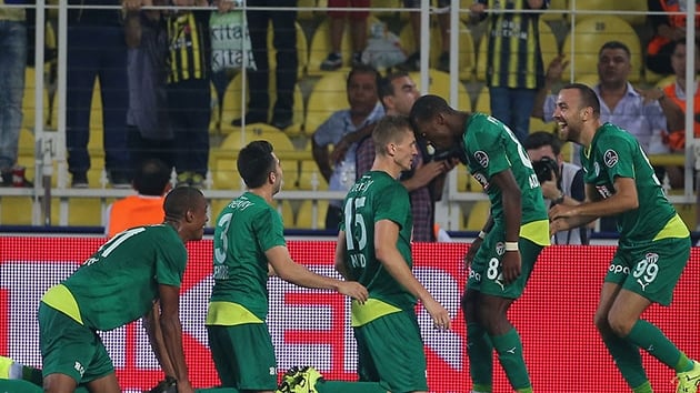 Beikta'ta Advincula sesleri