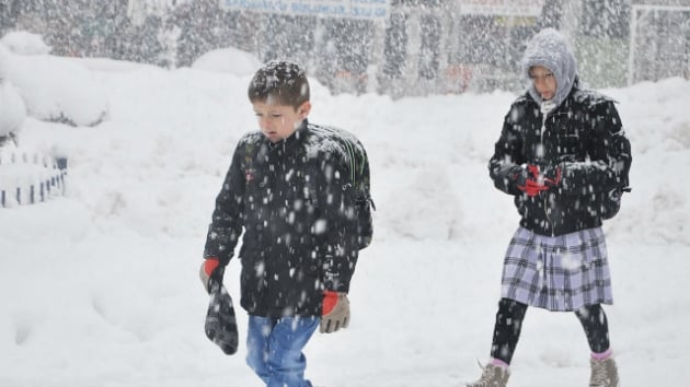 Sivas kar tatili son dakika haberleri Valilik MEB aklamalar Sivas'ta 4 Ocak yarn okullar tatil mi 