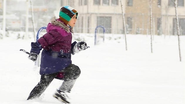 Karsta bugn okullar tatil mi Kars 4 Ocak son dakika kar tatili Valilik MEB aklamas