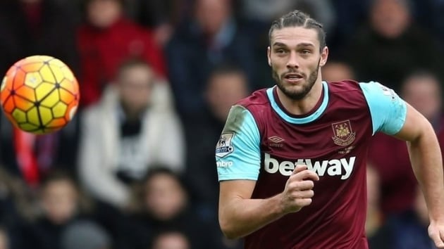 Manuel Pellerini: Andy Carroll bizimle kalacak