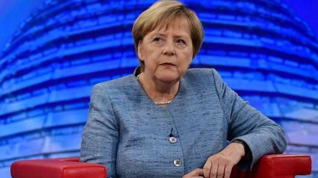 Almanya'da, siyasetilerin ve tannm kiilerin kiisel bilgilerinin sosyal medyadan paylalmasndan BSI'nn haberdar olduu ortaya kt