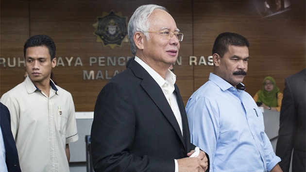 in'in Malezya'daki yolsuzluk soruturmalarna nfuz etmeyi teklif  ettii ortaya kt