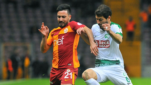 Galatasaray Tark amdal ile yollarn ayryor